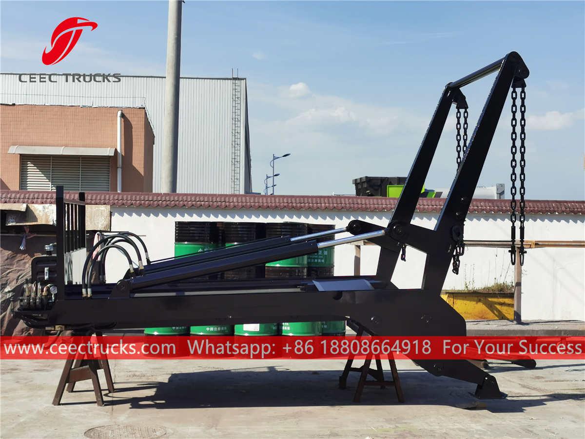 Swing arm garbage truck body Swing arm garbage truck body