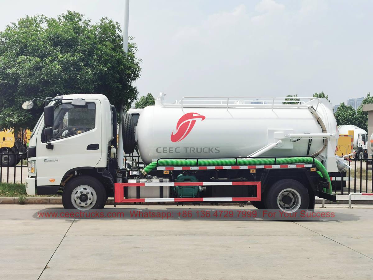 FOTON 4&Atilde;2 vacuum sewage suction truck