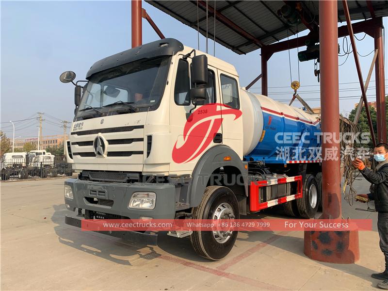 vacuum tanker truck vacuum tanker truck