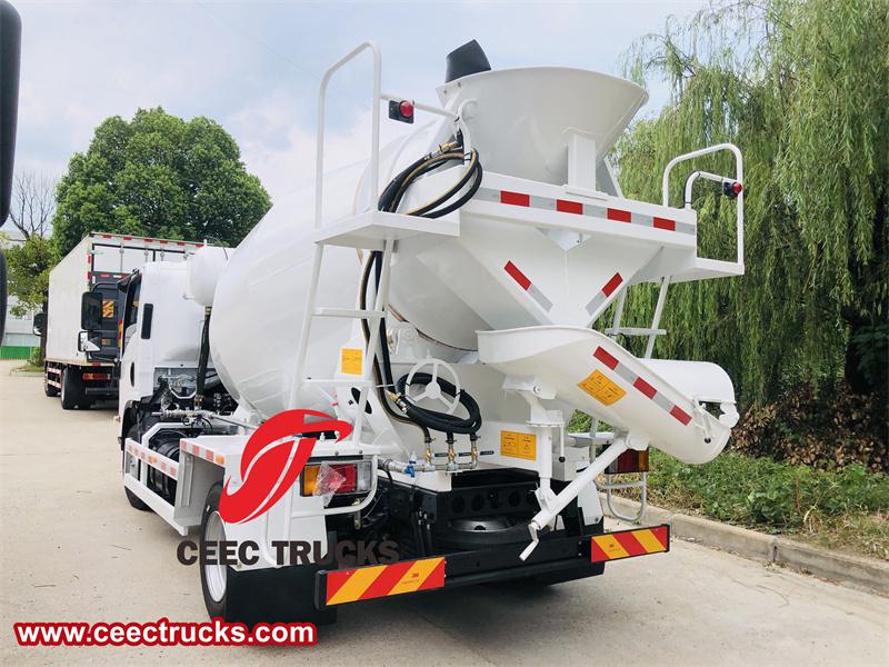 Isuzu 700P 4cbm concrete mixer truck Isuzu 700P 4cbm concrete mixer truck