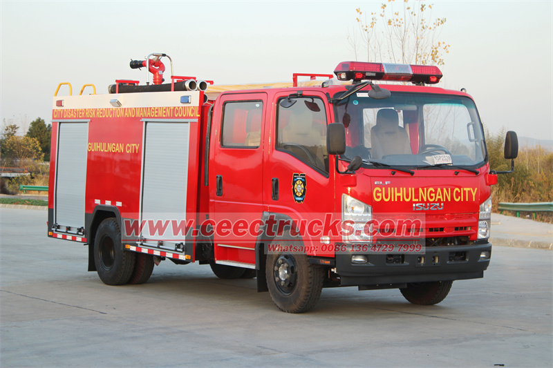 Isuzu fire pumper truck 2000L
