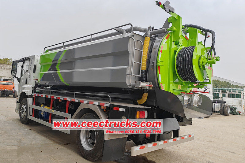 Isuzu gine combination vacuum jetter