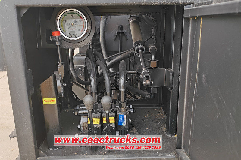 Isuzu combined sewer cleaning truck