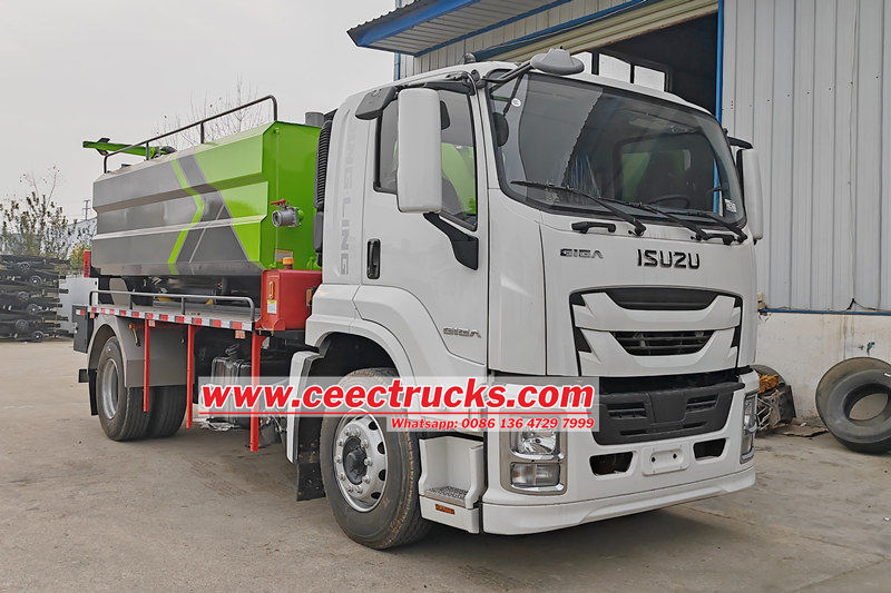 Isuzu cleaning and sewage suction truck