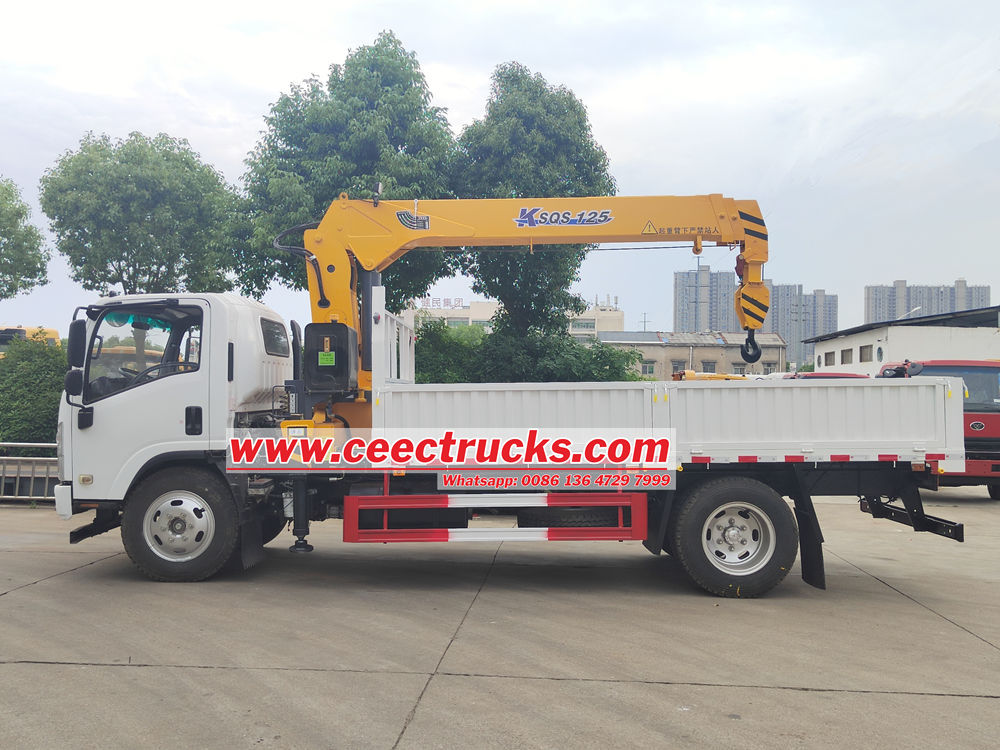 Isuzu hydraulic crane truck