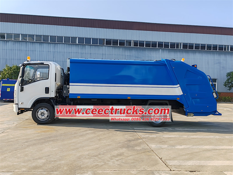 Isuzu refuse compactor truck