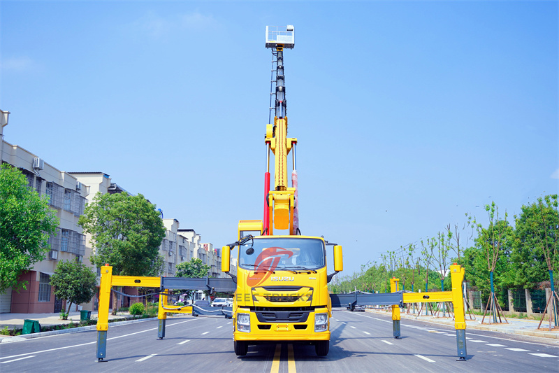 ISUZU FTR 45m aerial platform truck