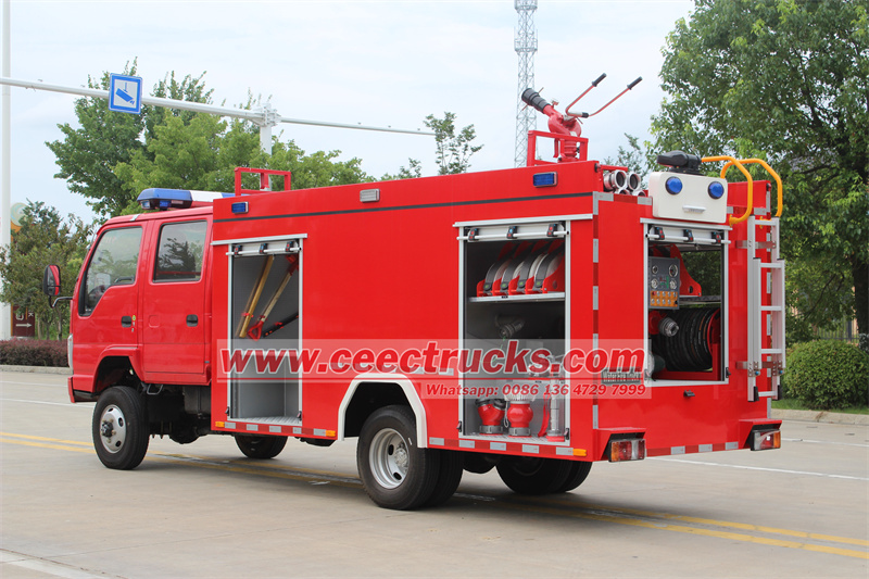 ISUZU 4x4 offroad fire fighting truck