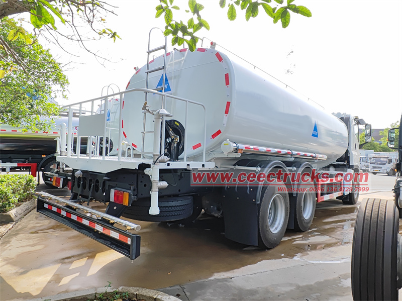 Isuzu GIGA drinking water tanker truck