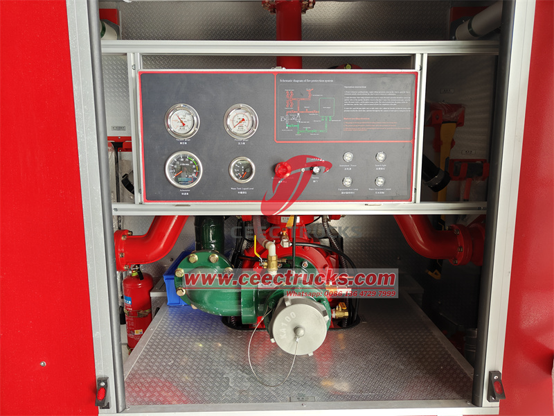 Isuzu fire fighting truck with rear pump room