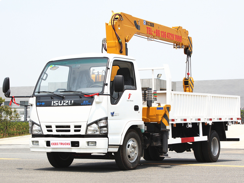 ISUZU NKR cargo truck with telescopic crane 
