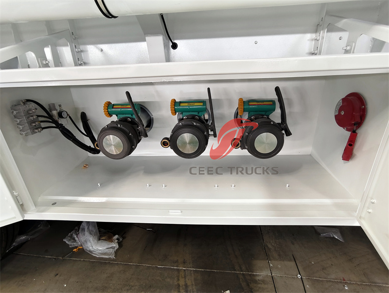 mobile 40000L fuel tank semi-trailer 