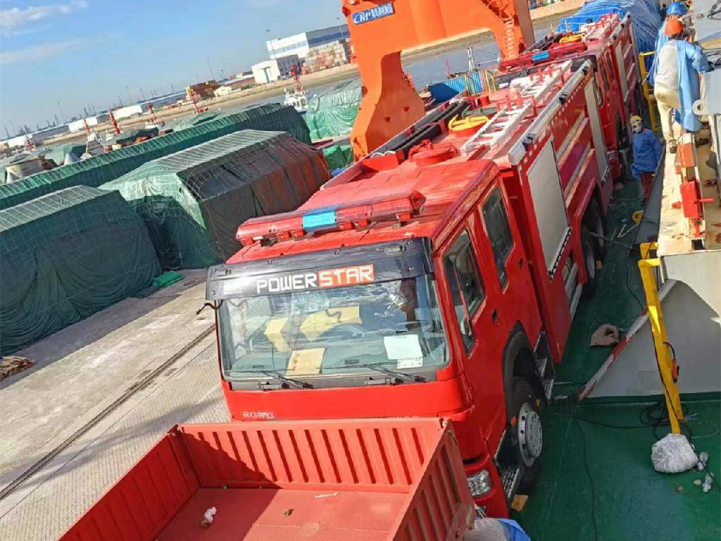 HOWO fire engine loading on board