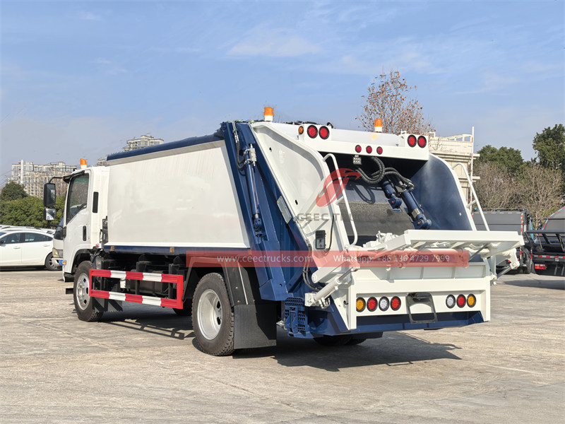 Isuzu 6cbm rear loader garbage truck