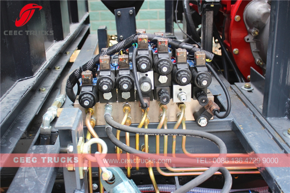 Lori penyapu jalan Dongfeng 4000L