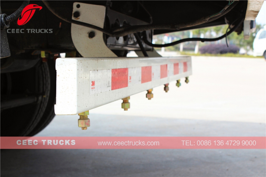 Lori penyapu jalan vakum Dongfeng 5000L