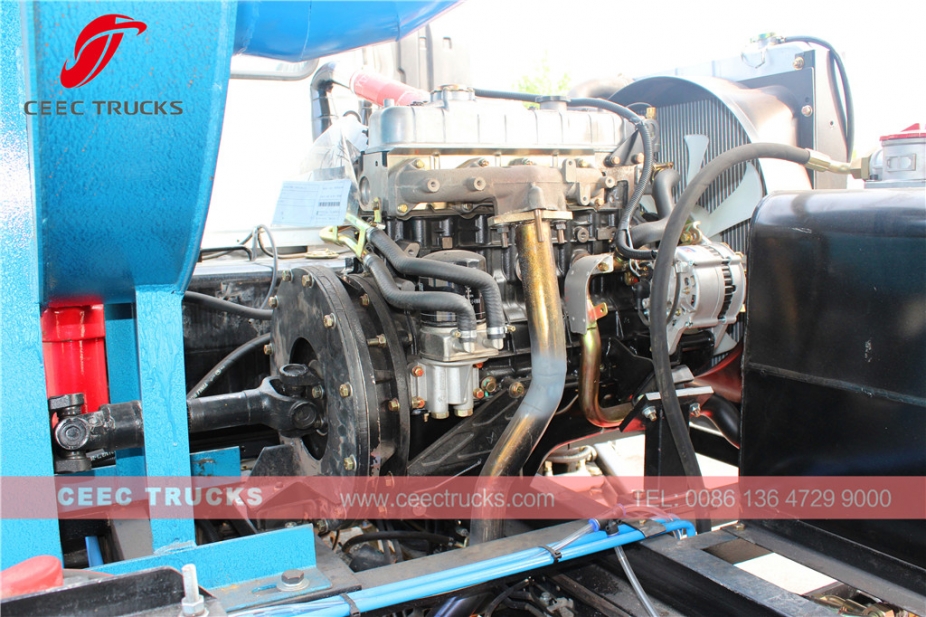 Lori penyapu jalan vakum Dongfeng 5000L