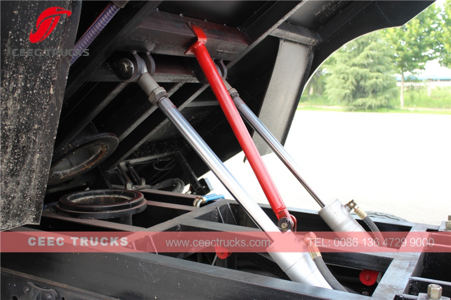 Lori penyapu jalan vakum Dongfeng 5000L