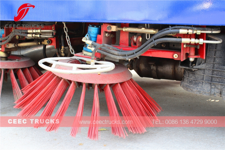 Lori penyapu jalan Dongfeng 5CBM