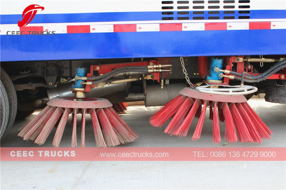 Lori penyapu jalan Dongfeng 5CBM