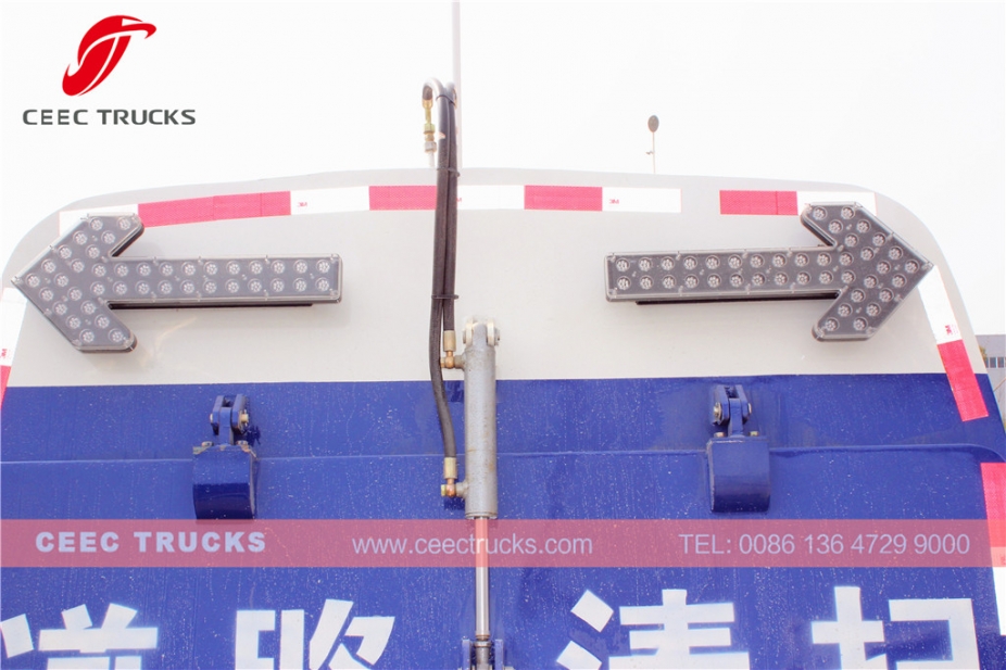 Lori penyapu jalan Dongfeng 5CBM