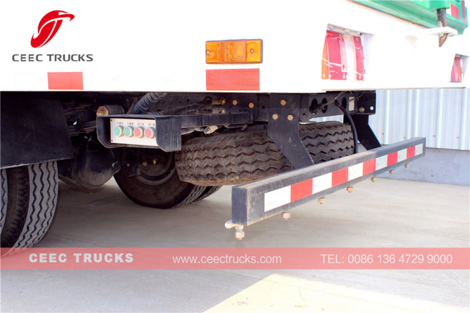 Trak penyapu jalan vakum ISUZU 5 CBM