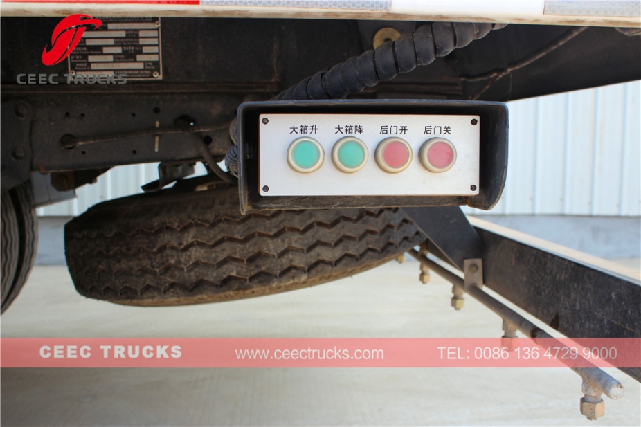 Trak penyapu jalan vakum ISUZU 5 CBM