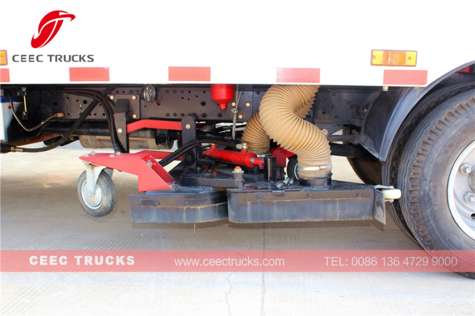 Trak penyapu jalan vakum ISUZU 5 CBM