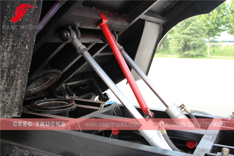 Lori penyapu jalan Dongfeng 10,000L