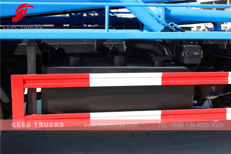 Lori pembetung vakum Dongfeng 10,000L