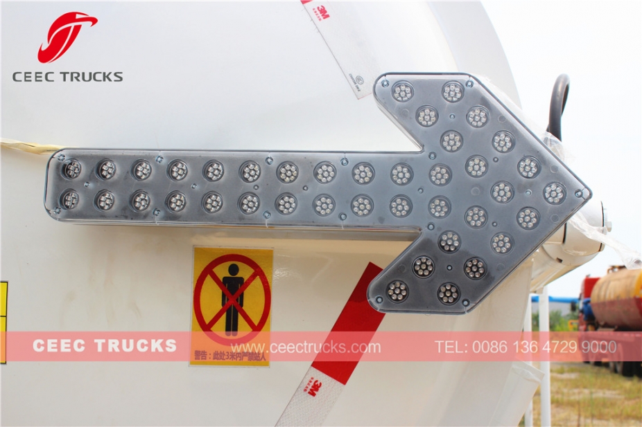 Lori tangki sampah dapur ISUZU 4,000L