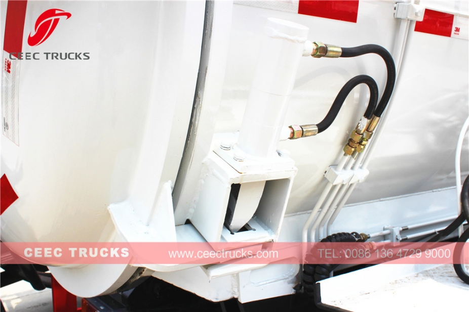 Lori tangki sampah dapur ISUZU 4,000L