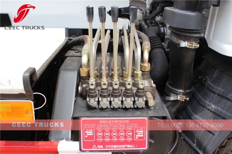 Lori tangki sampah dapur ISUZU 4,000L