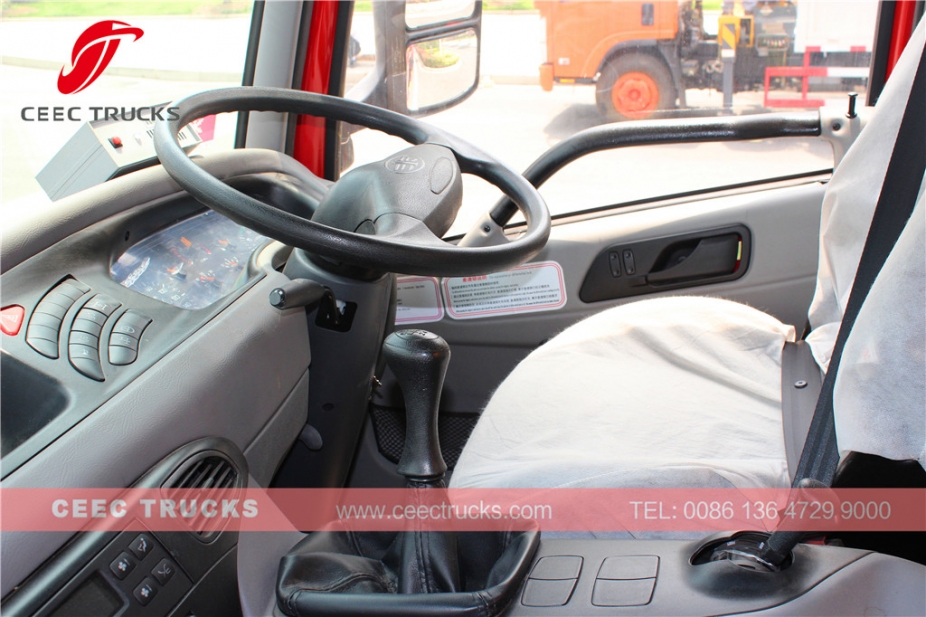 Lori tangki pengosong lubang najis FAW 18CBM