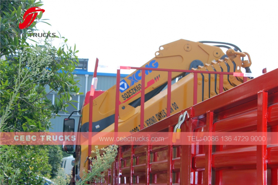 Trak kren boom siku 25 tan dongfeng