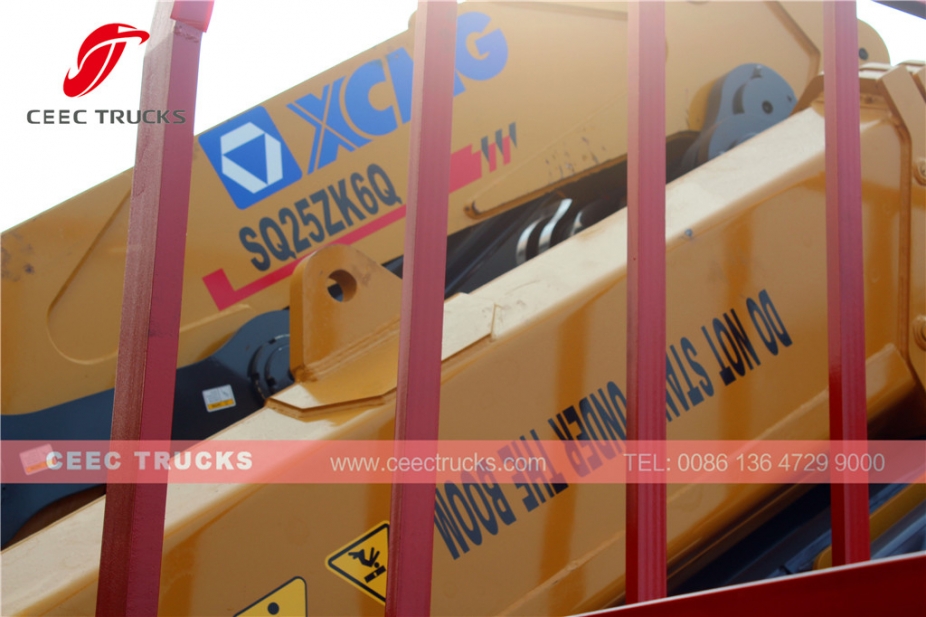 Trak kren boom siku 25 tan dongfeng