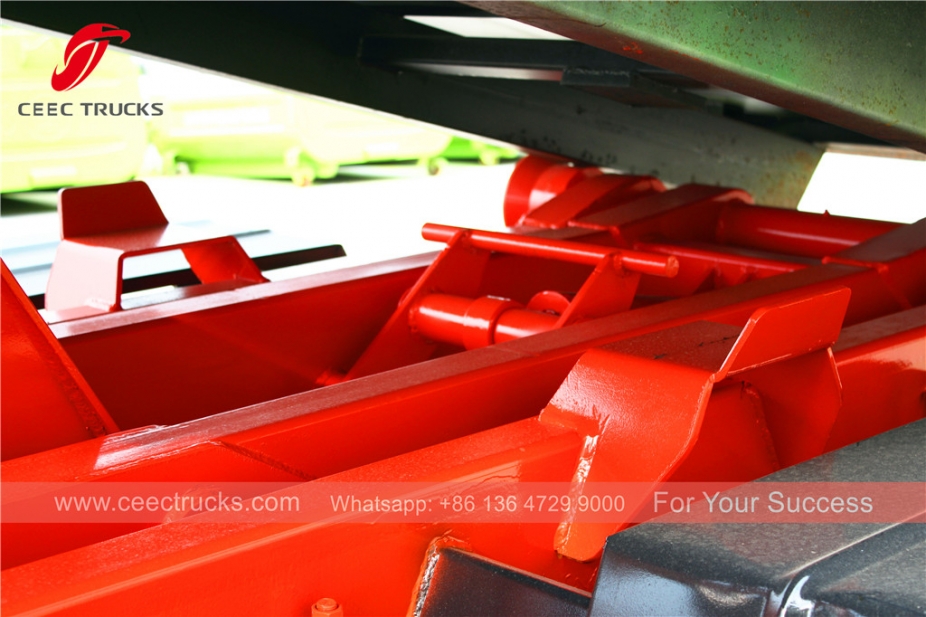 ISUZU 8cbm hook loader truck