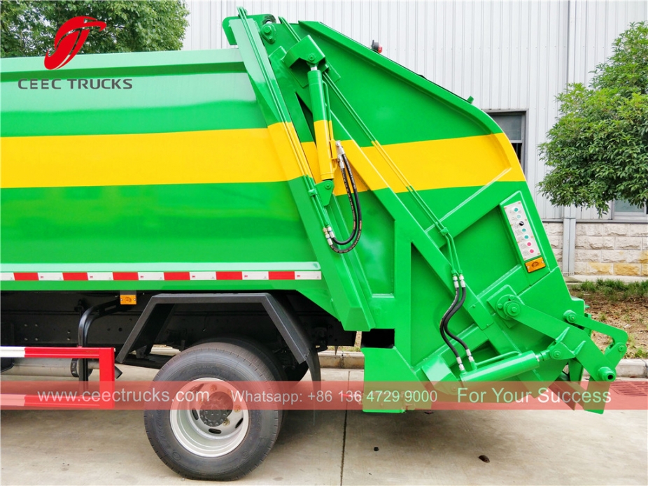 Trak pemadat HOWO 8cbm RHD