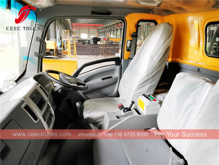 Trak pemadat HOWO 8cbm RHD