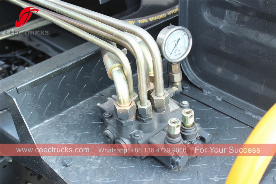 Trak Kumbahan ISUZU 8CBM