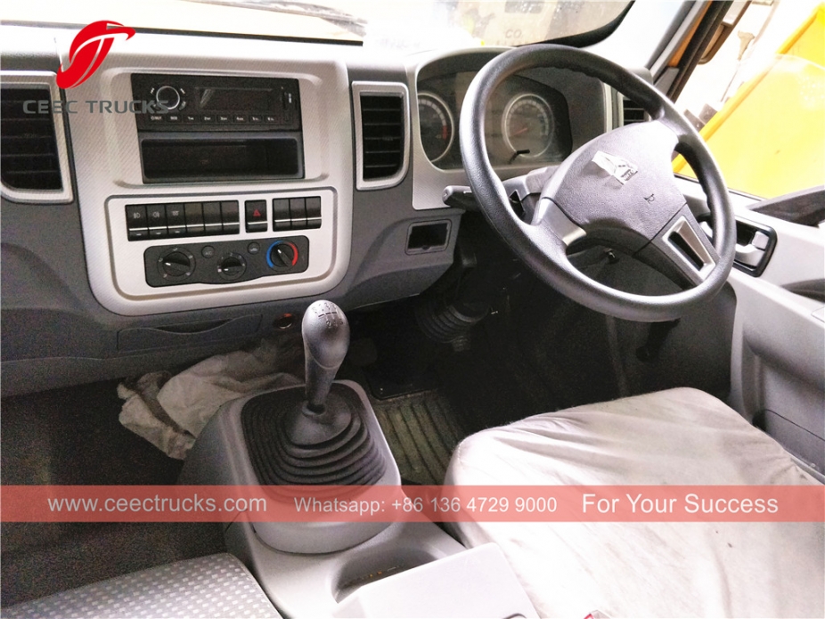 Trak pemadat HOWO 8cbm RHD