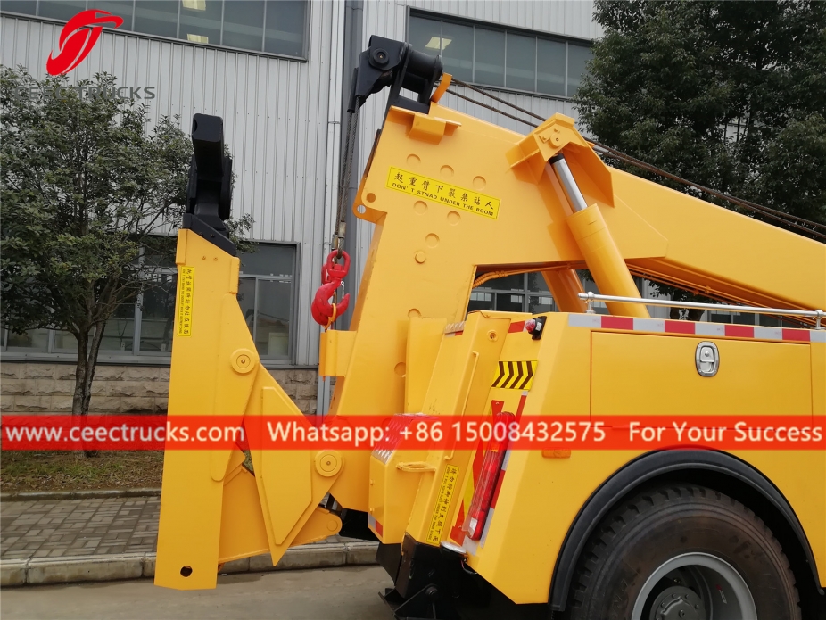 Penarik Jalan Raya HOWO 25 Tan