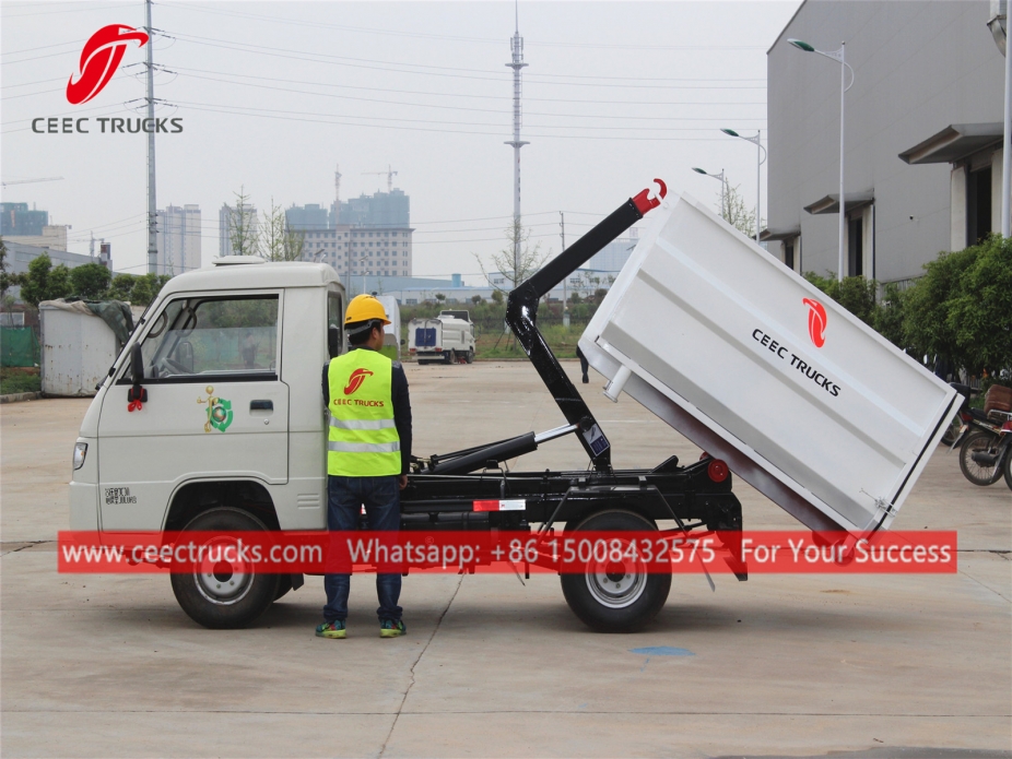 Pemuat cangkuk FOTON 2CBM