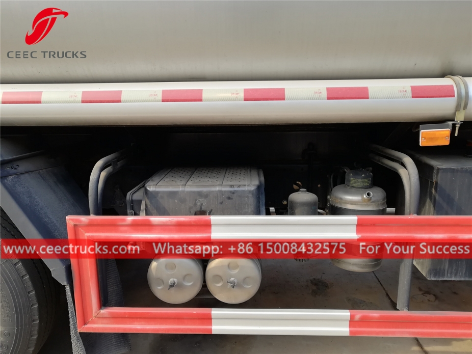 Tangki bahan api 25,500L FAW