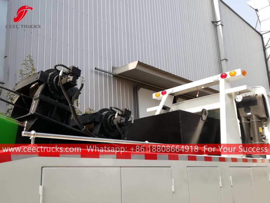 Trak Tunda Jalan 6x4 HOWO