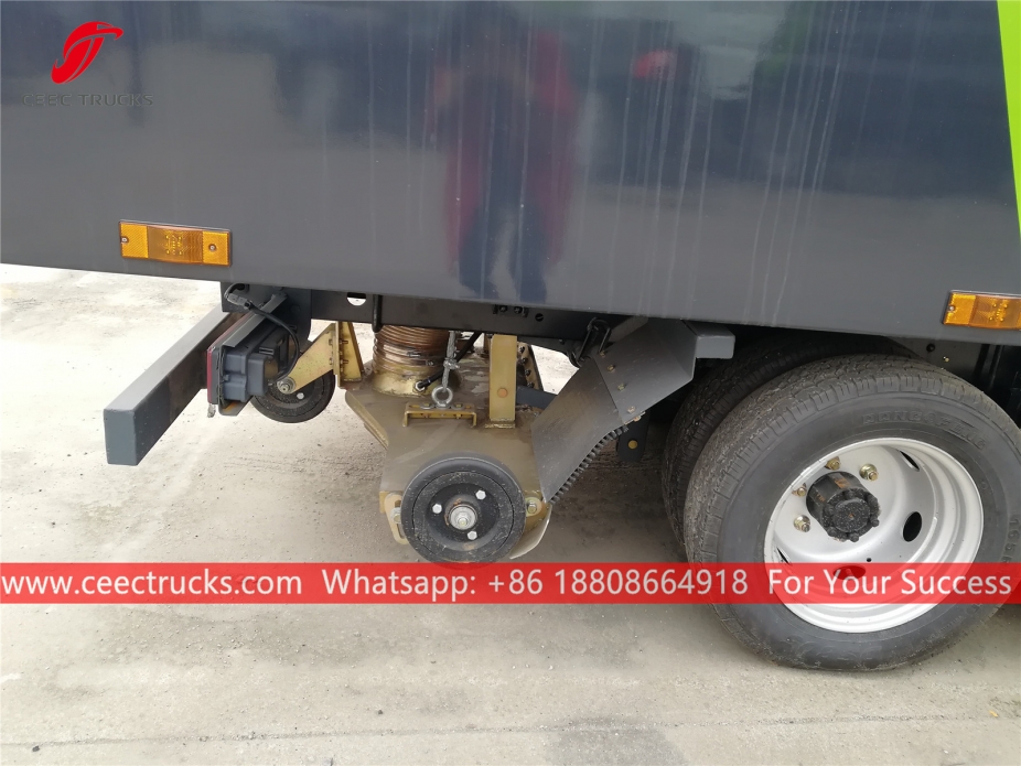 Lori penyapu jalan 2.5CBM
