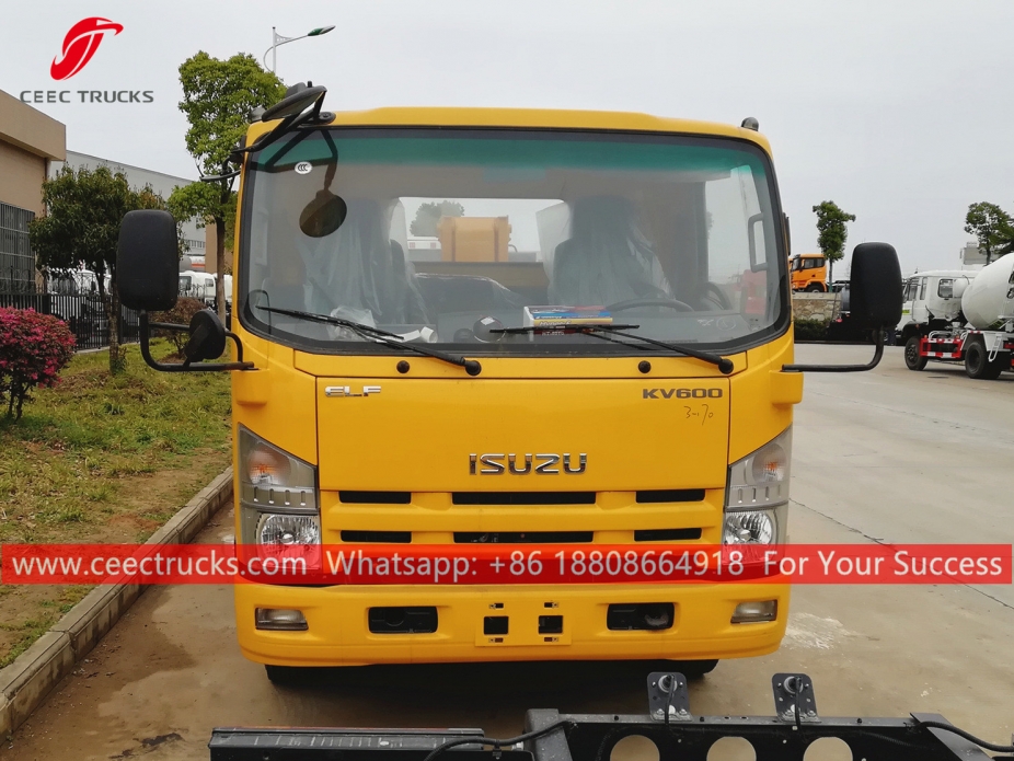 Trak Penarik Jalan 5 Tan ISUZU
