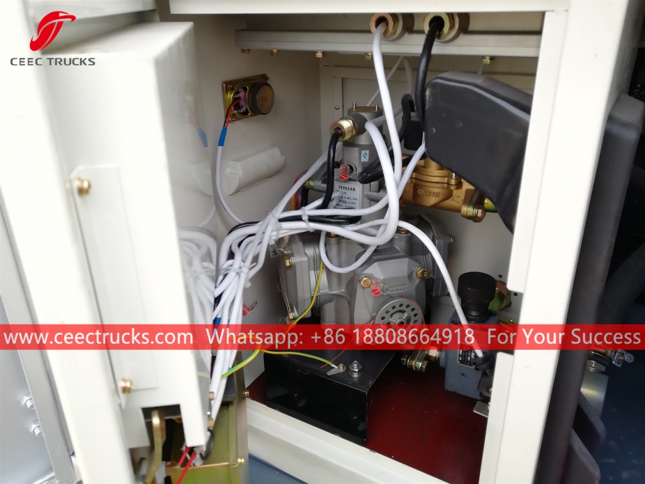 Trak tangki bahan api DONGFENG 30CBM RHD