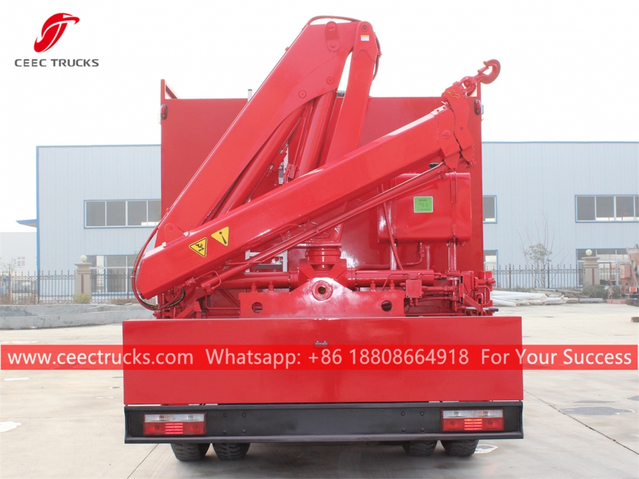 Lori Penyelamat ISUZU FVR Dengan Kren