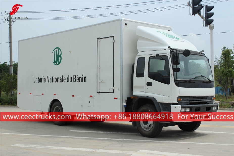 Lori Pentas Bergerak ISUZU FTR